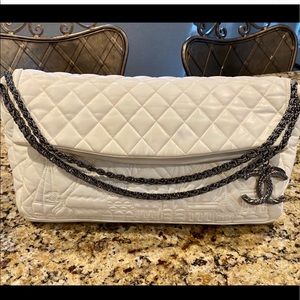 💯Authentic💯CHANEL quilted stiched Moscow skyline